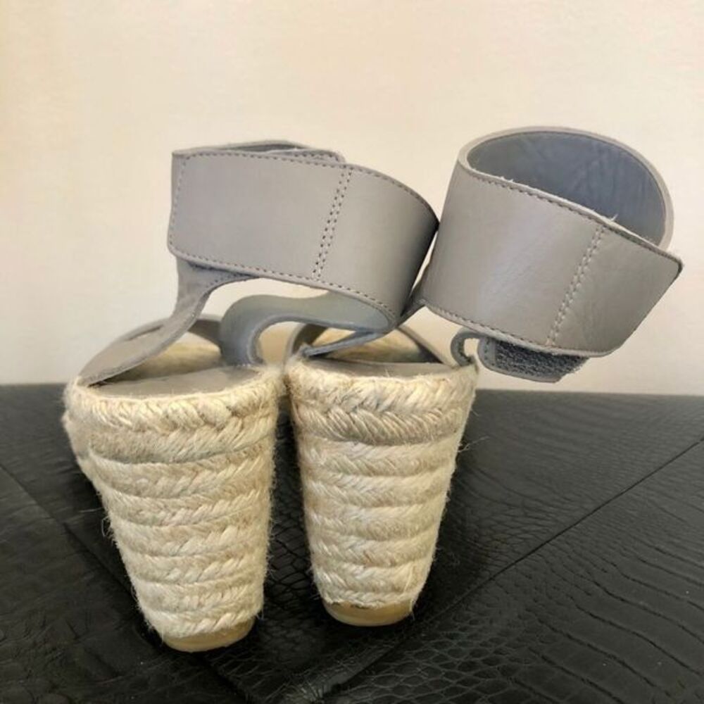 SZ9 VINCE Made in Spain Leather Sophie Wedge Sandal w Jute Rope Detail in Grey - Picture 9 of 10
